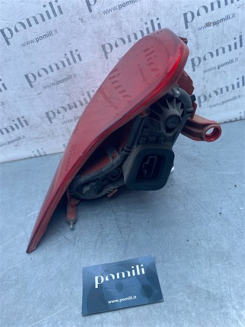 Pomili Fanaleria Fanale post. parte est. DX PEUGEOT 3008 (04/09>10/13<) destro
