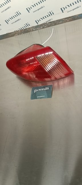 Pomili Fanaleria Fanale posteriore parte esterna sinistro Alfa Romeo 147 (W8) (08/00>01/06<) usato