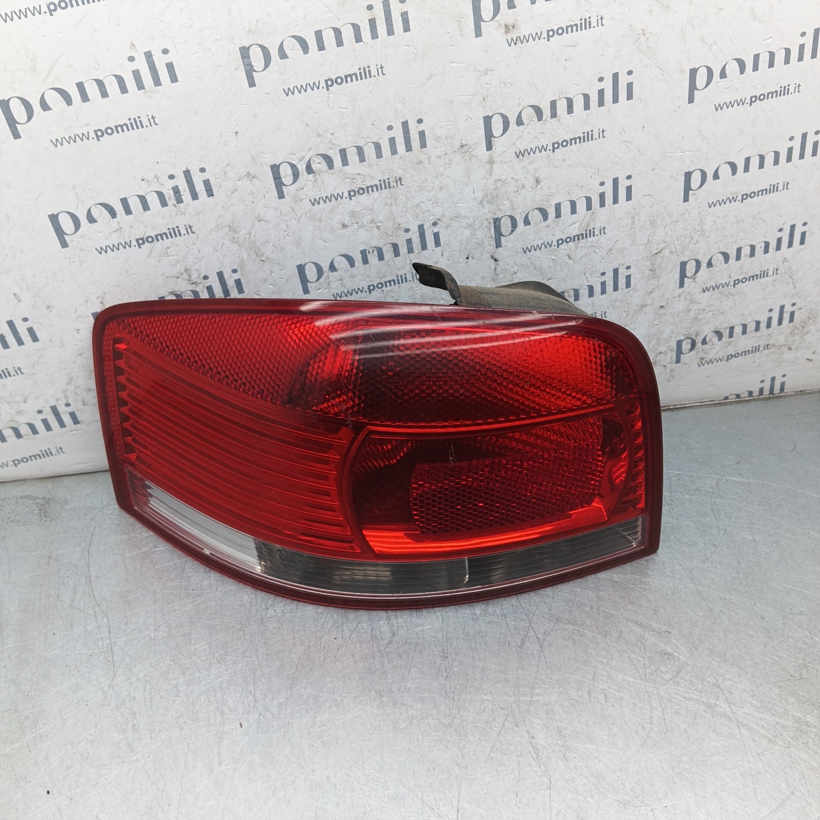 Pomili Fanaleria Audi A3 8P0945257 fanale posteriore sinistro usato