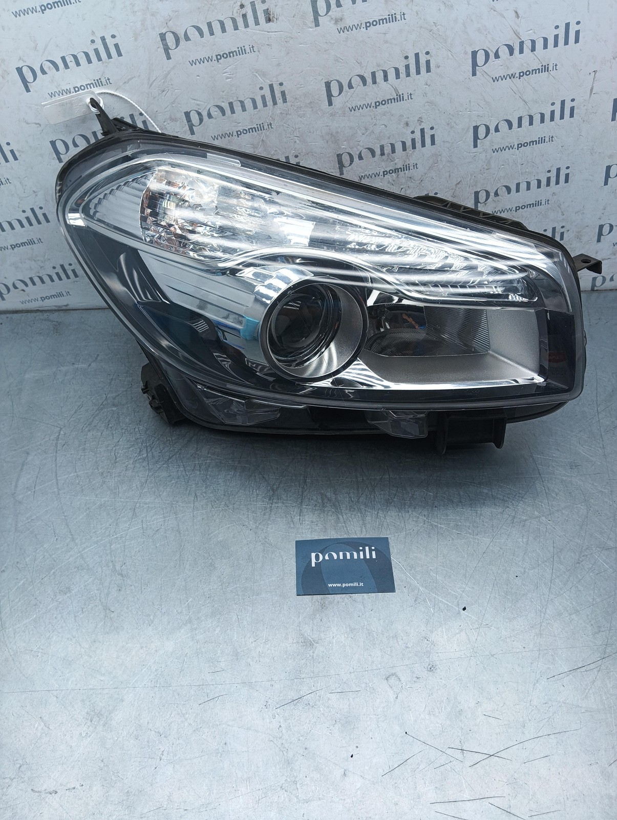Pomili Fanaleria Nissan Qashqai 2° Serie 005640 faro anteriore destro usato
