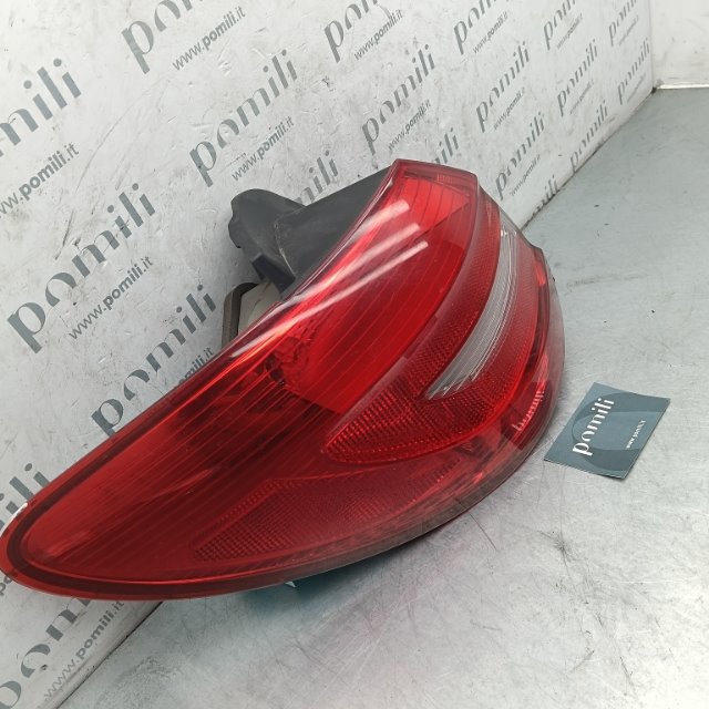 Pomili Fanaleria Mercedes-Benz Classe B T246 fanale posteriore esterno sinistro