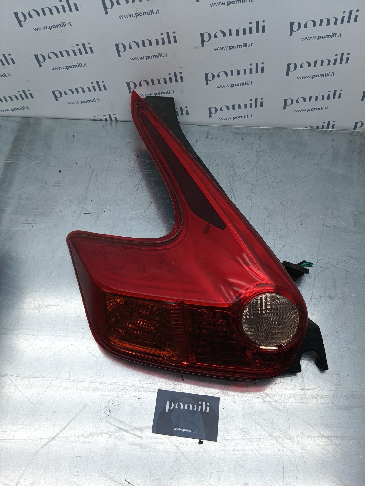 Pomili Fanaleria Fanale posteriore Nissan Juke F15 26555-1KM0A sinistro usato
