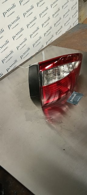 Pomili Fanaleria Ford C-Max CB7 fanale posteriore esterno destro