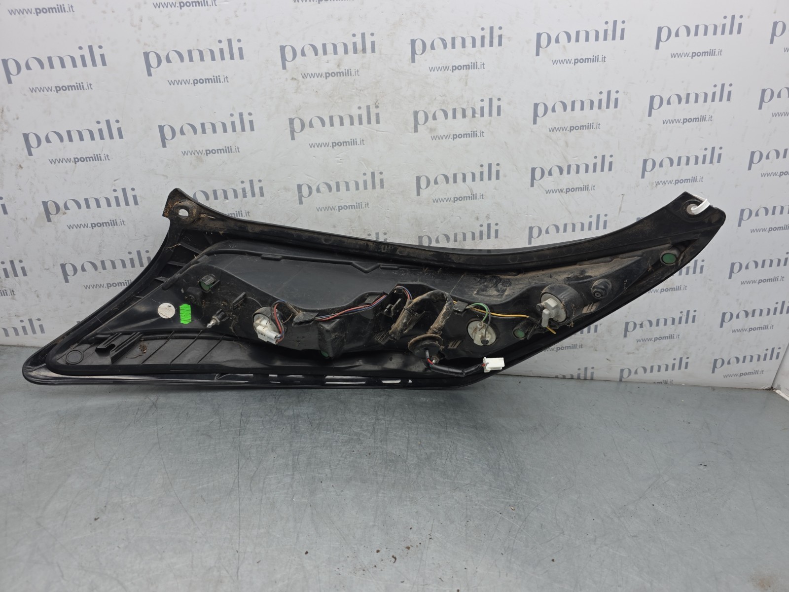 Pomili Fanaleria Toyota Aygo II 81551-0H110 fanale posteriore destro LED usato