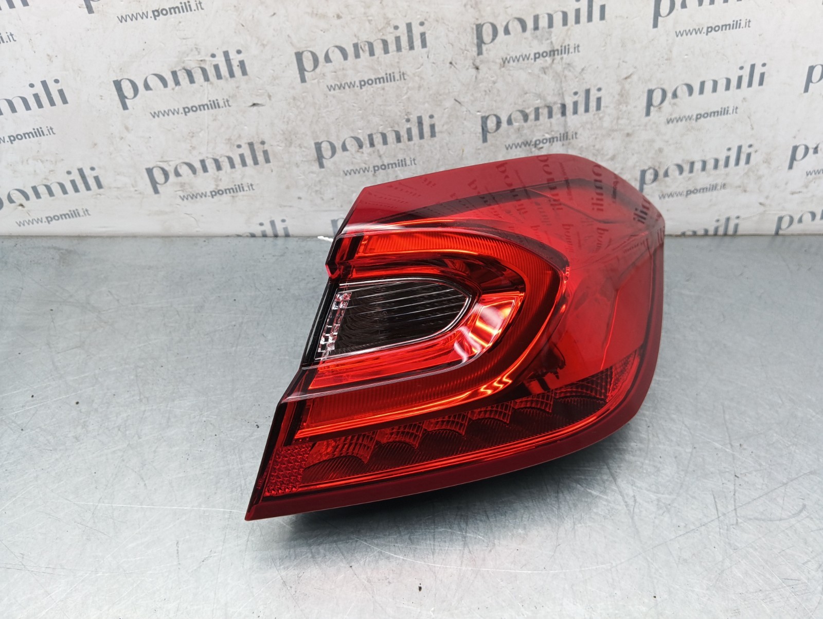 Pomili Fanaleria fanale posteriore destro Ford Fiesta H1BB13404BK usato