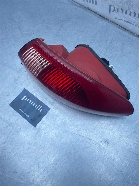 Pomili Fanaleria Alfa Romeo 147 W8 fanale posteriore esterno destro