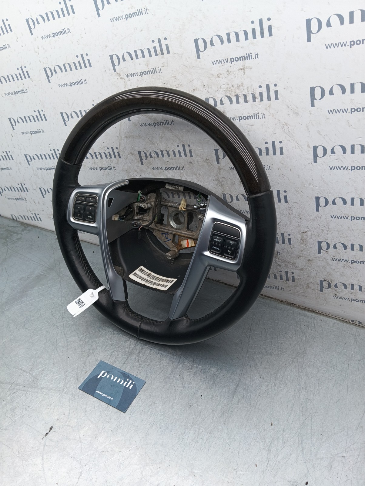 Pomili Rivestimenti interni e parti interne 05057580AE volante usato