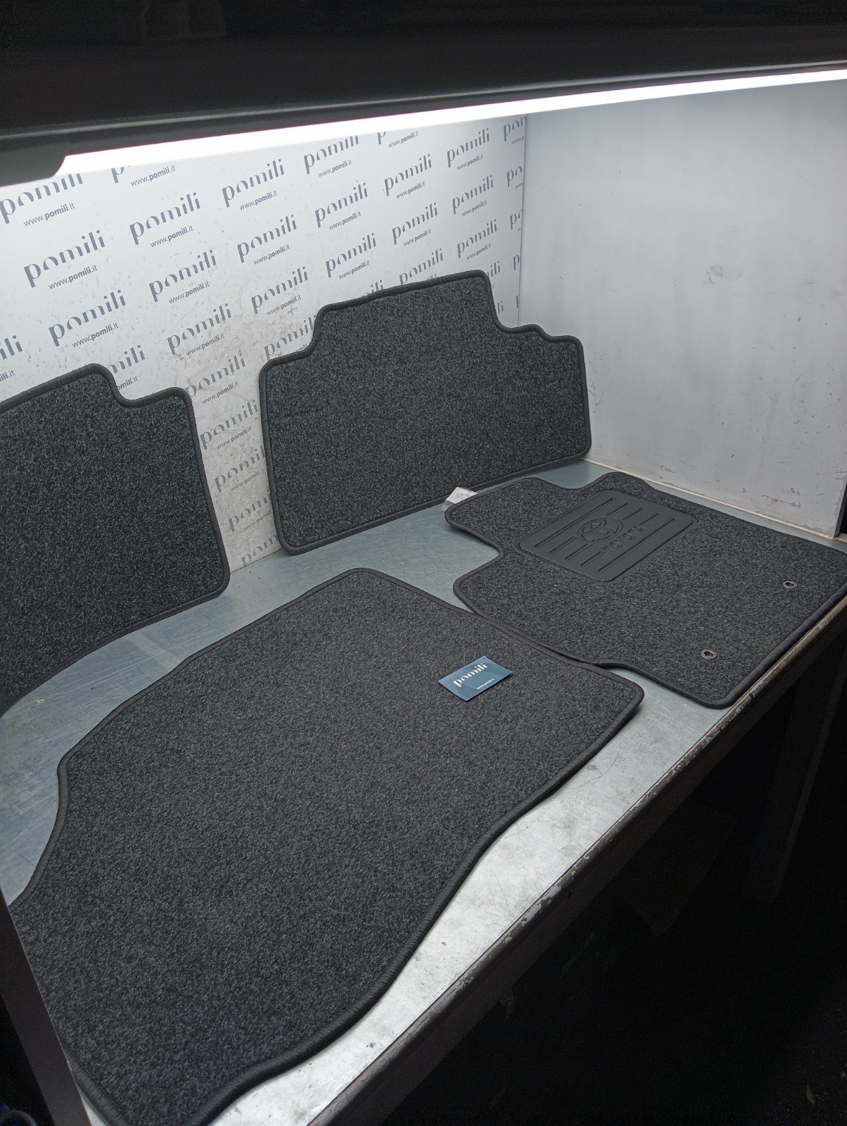 Pomili Rivestimenti interni PZ410-E935K-HA set tappetini Toyota Auris completo