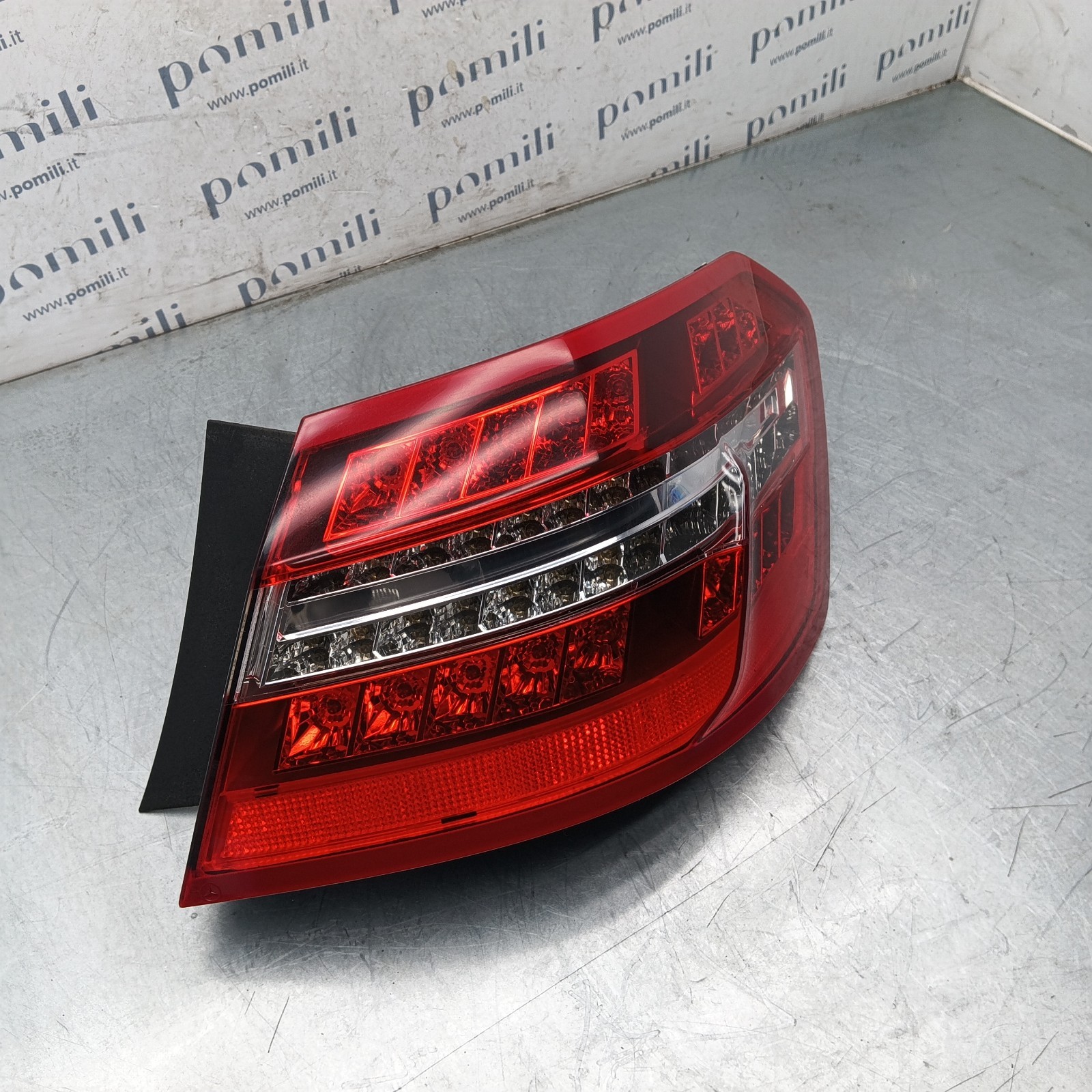 Pomili Fanaleria Fanale posteriore Mercedes Classe E W212 A2129060658 destro usato