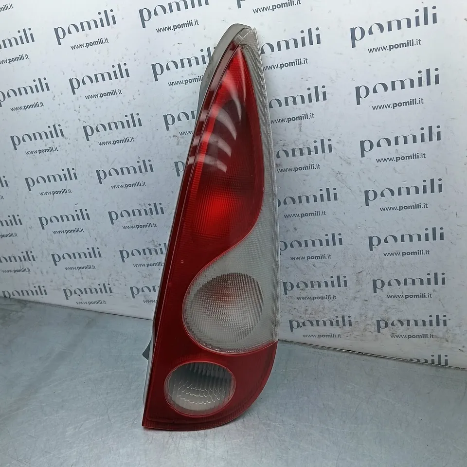 Pomili Fanaleria Toyota Yaris Verso fanale posteriore destro usato