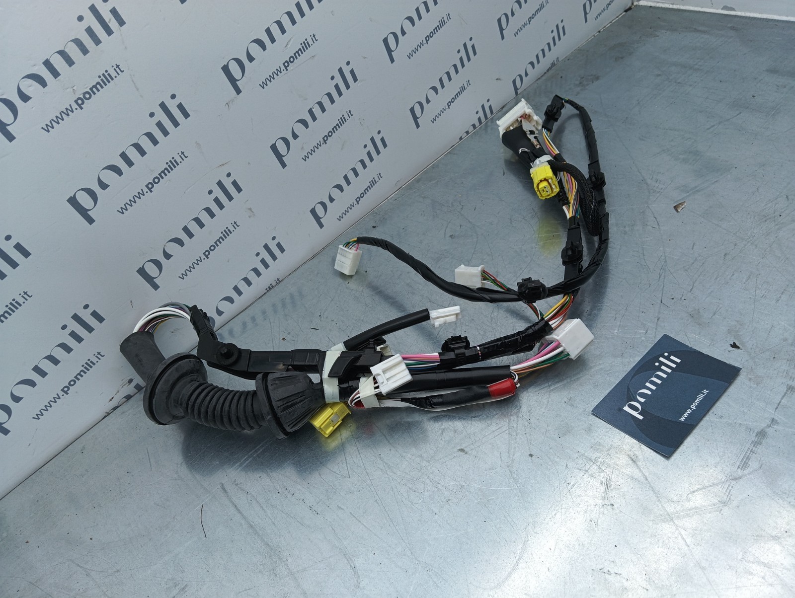 Pomili Motorini avviamento, alternatori, ECU e cavi Toyota Yaris cablaggio porta anteriore sinistra