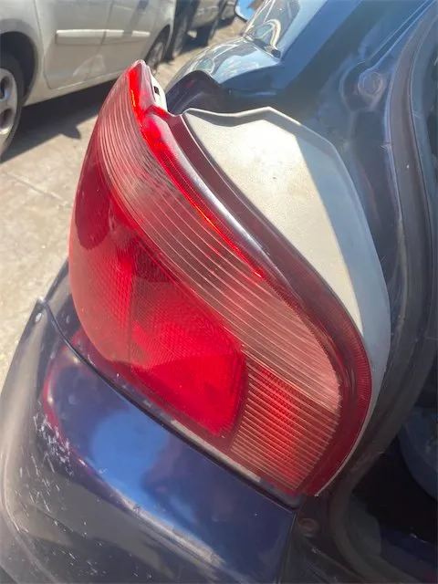 Pomili Fanaleria Toyota Yaris fanale posteriore sinistro FRP