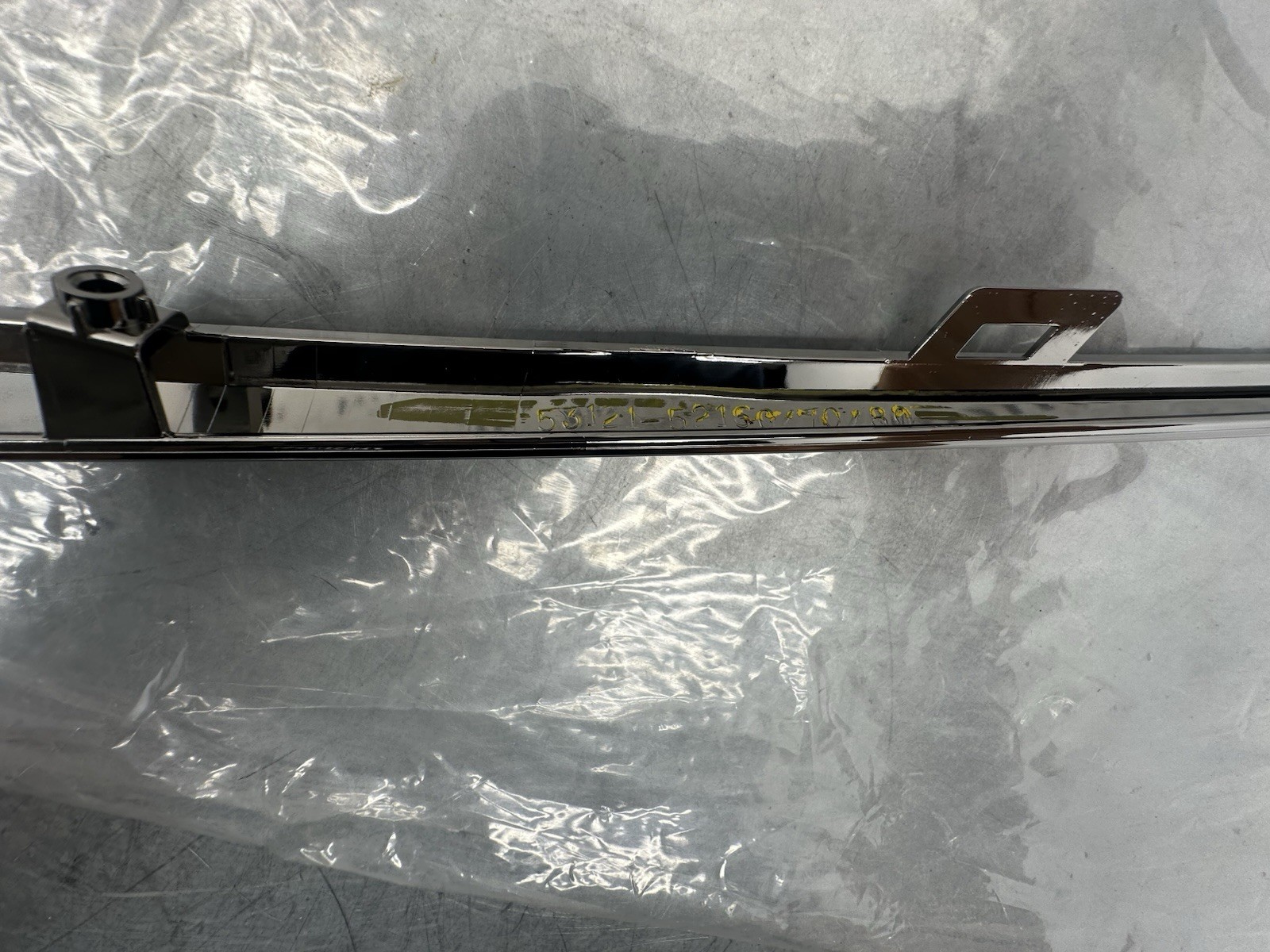 Pomili Lamierati esterni Toyota Yaris 53121-52170 modanatura griglia nuova