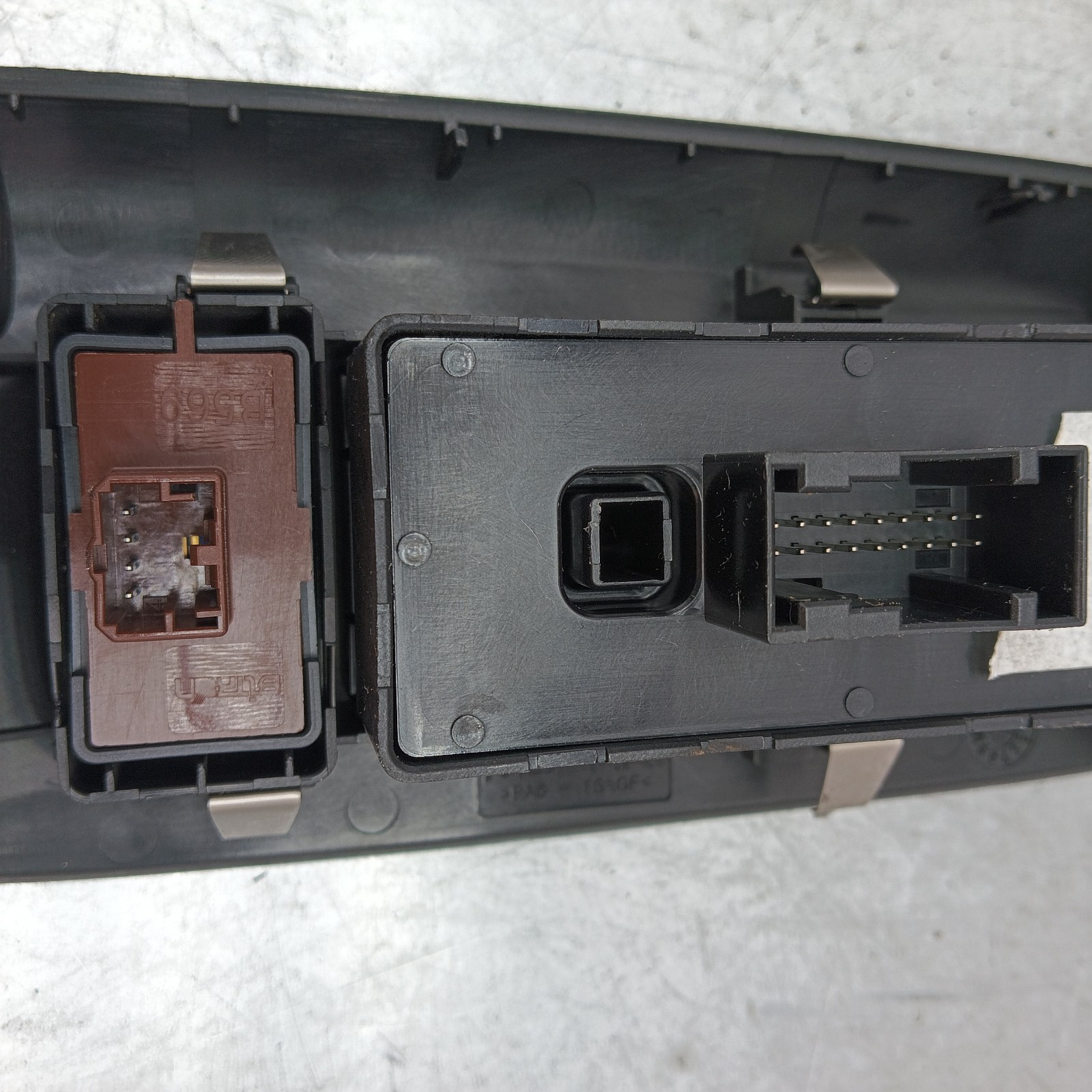 Pomili Rivestimenti interni Pulsantiera alzacristalli Fiat 500X 07356331500 sinistra usata