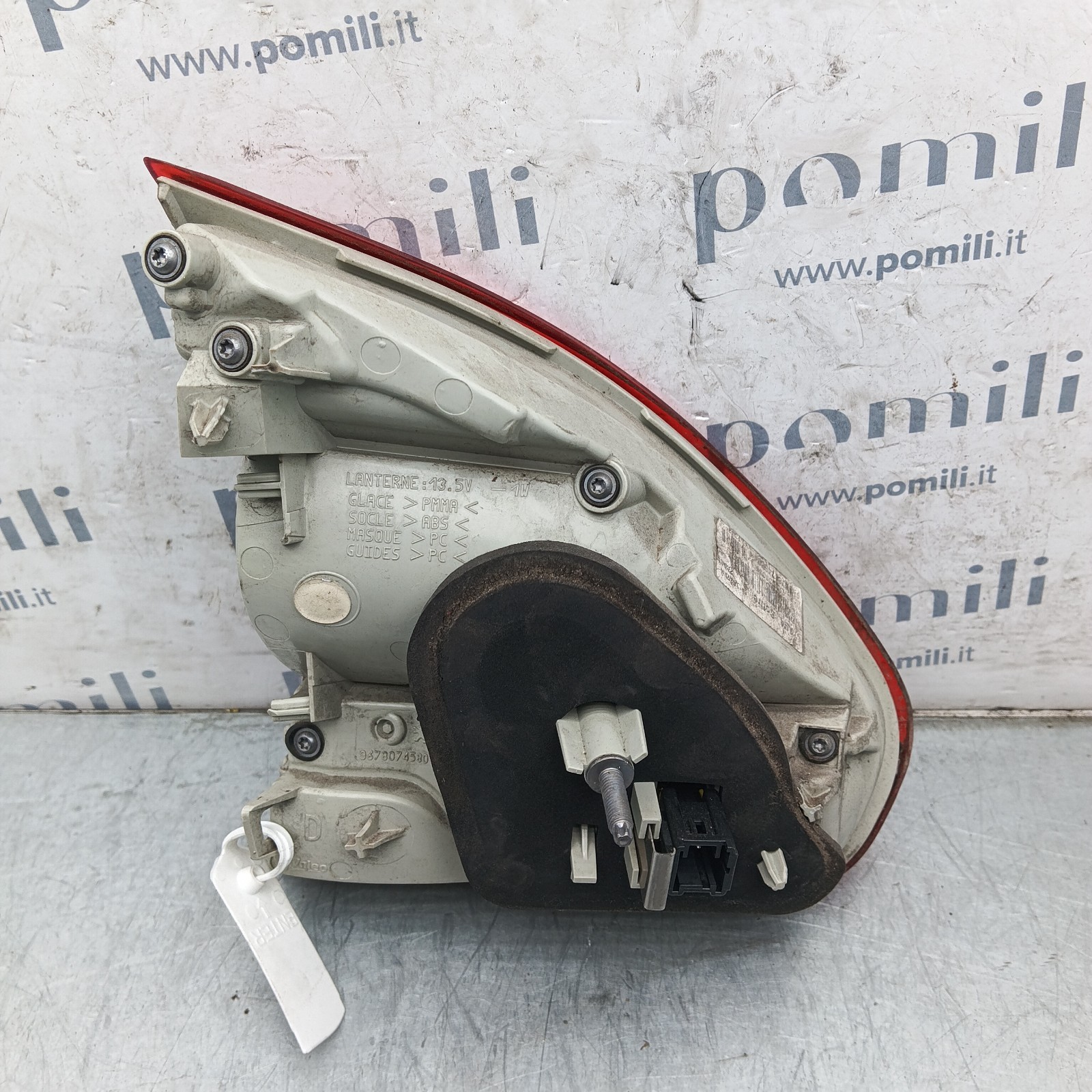 Pomili Fanaleria Fanale posteriore portellone Peugeot 2008 destro 9678074580 usato