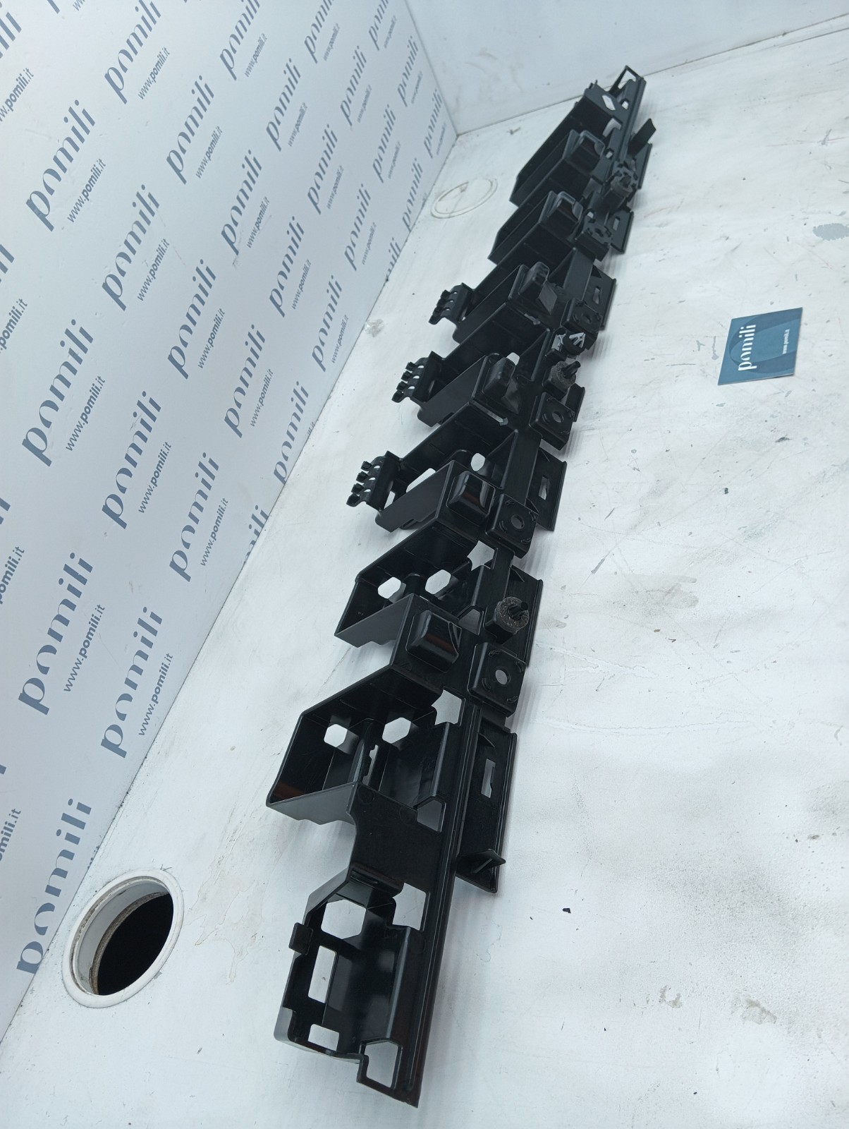 Pomili Paraurti posteriore staffa fissaggio Ford Kuga 2535344