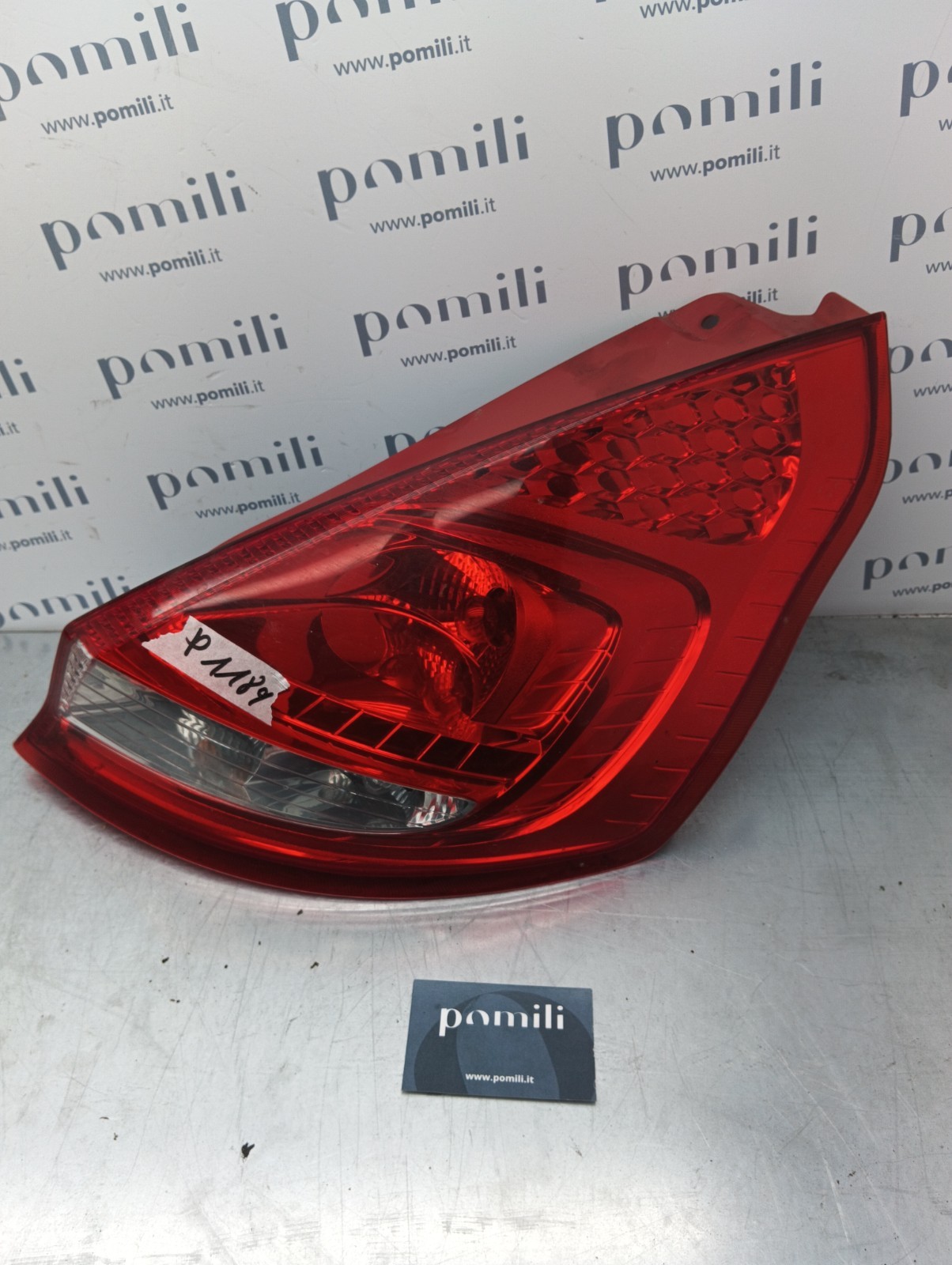 Pomili Fanaleria Ford Fiesta fanale posteriore destro 8A6113404A usato
