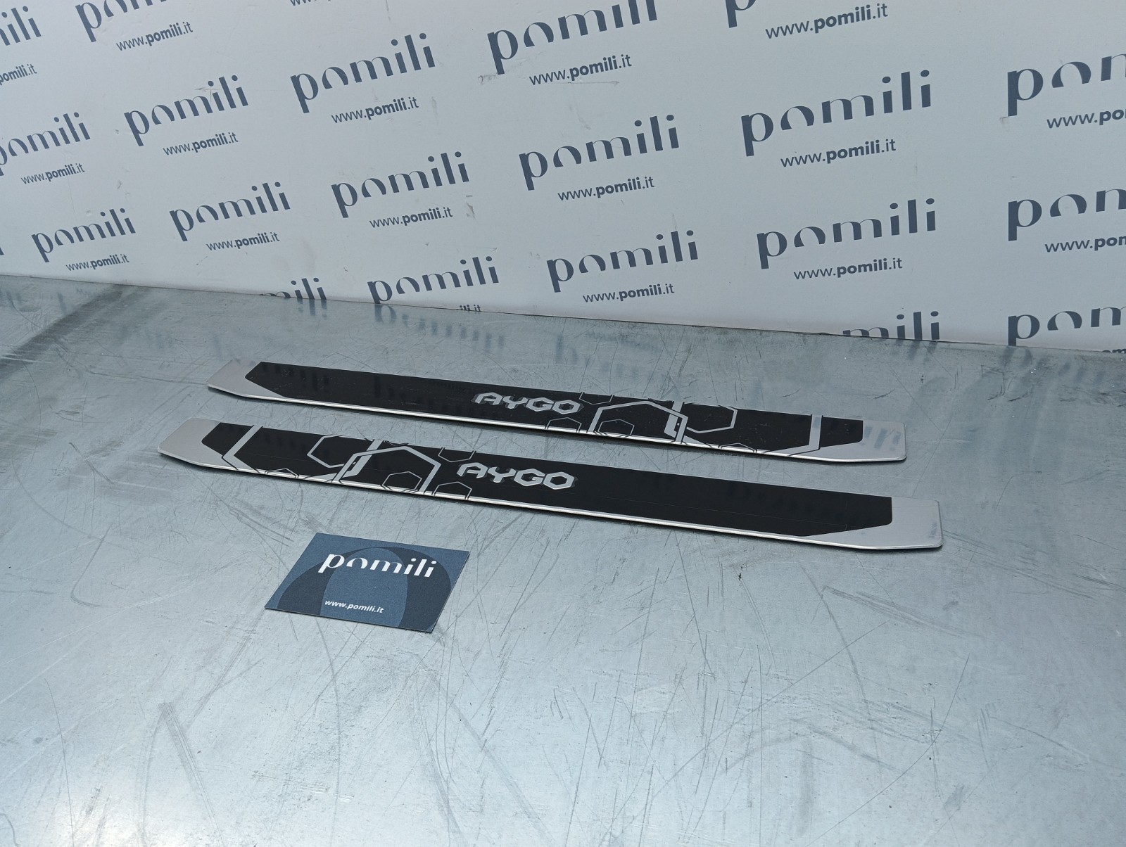 Pomili Lamierati esterni Set 2 battitacchi Toyota Aygo X PW382-0H001 nuovi