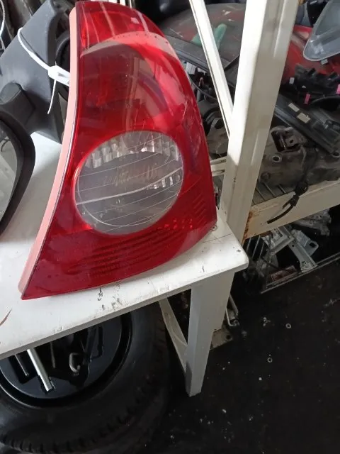 Pomili Fanaleria Renault Clio 2a Serie fanale posteriore destro