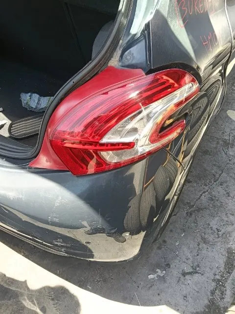 Pomili Fanaleria Peugeot 208 fanale posteriore destro