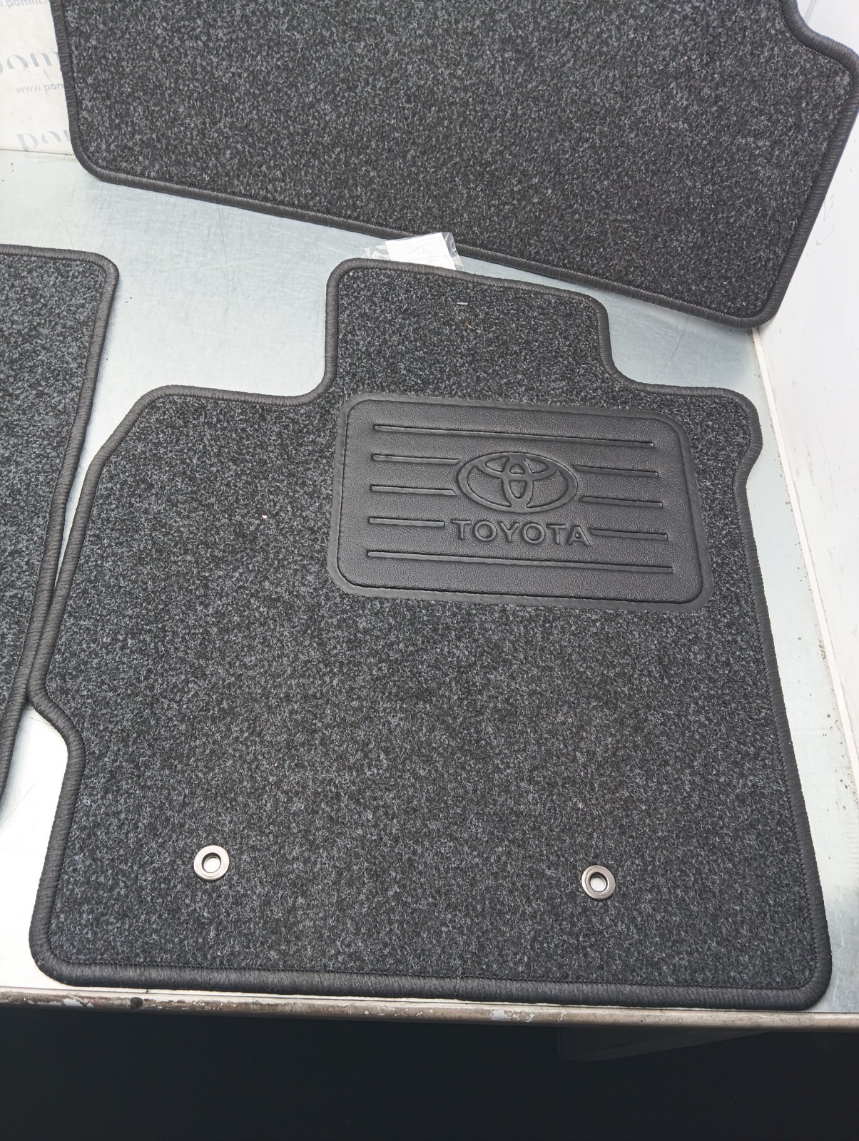 Pomili Rivestimenti interni PZ410-E935K-HA set tappetini Toyota Auris completo