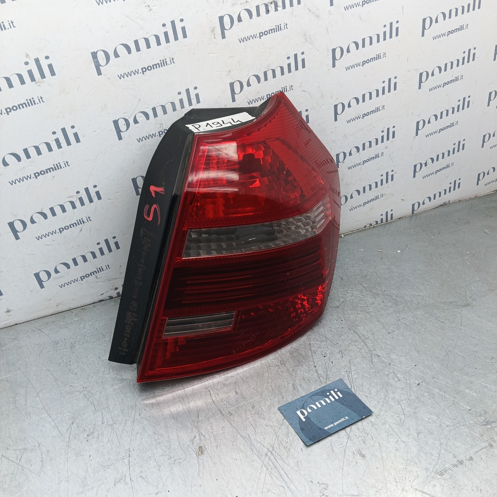 Pomili Fanaleria BMW Serie 1 fanale posteriore destro usato OEM 134051.10