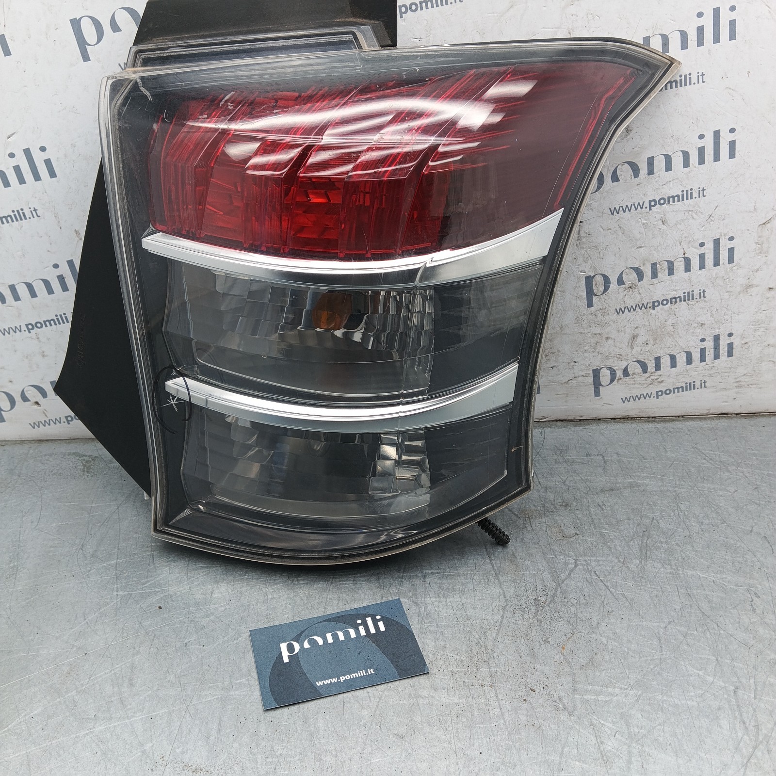 Pomili Fanaleria fanale posteriore destro Toyota IQ 8155174011 usato
