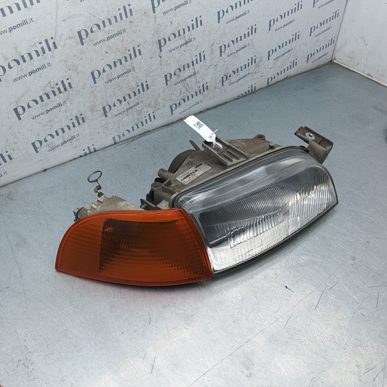 Pomili Fanaleria Fiat Punto II 46402649 faro destro usato con freccia