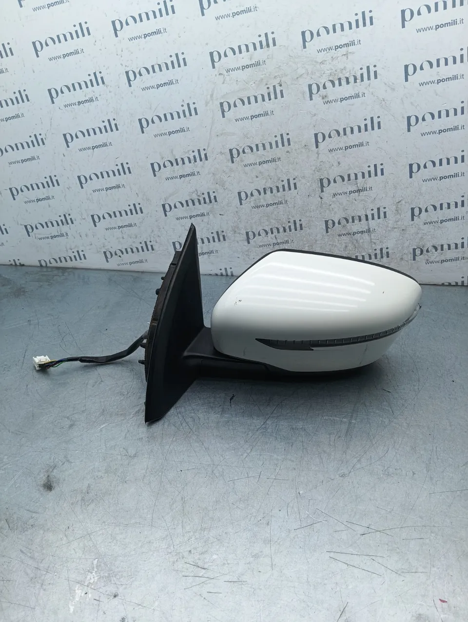 Pomili Cristalli Nissan Qashqai J11 specchietto retrovisore sinistro 9 PIN 20805001 usato