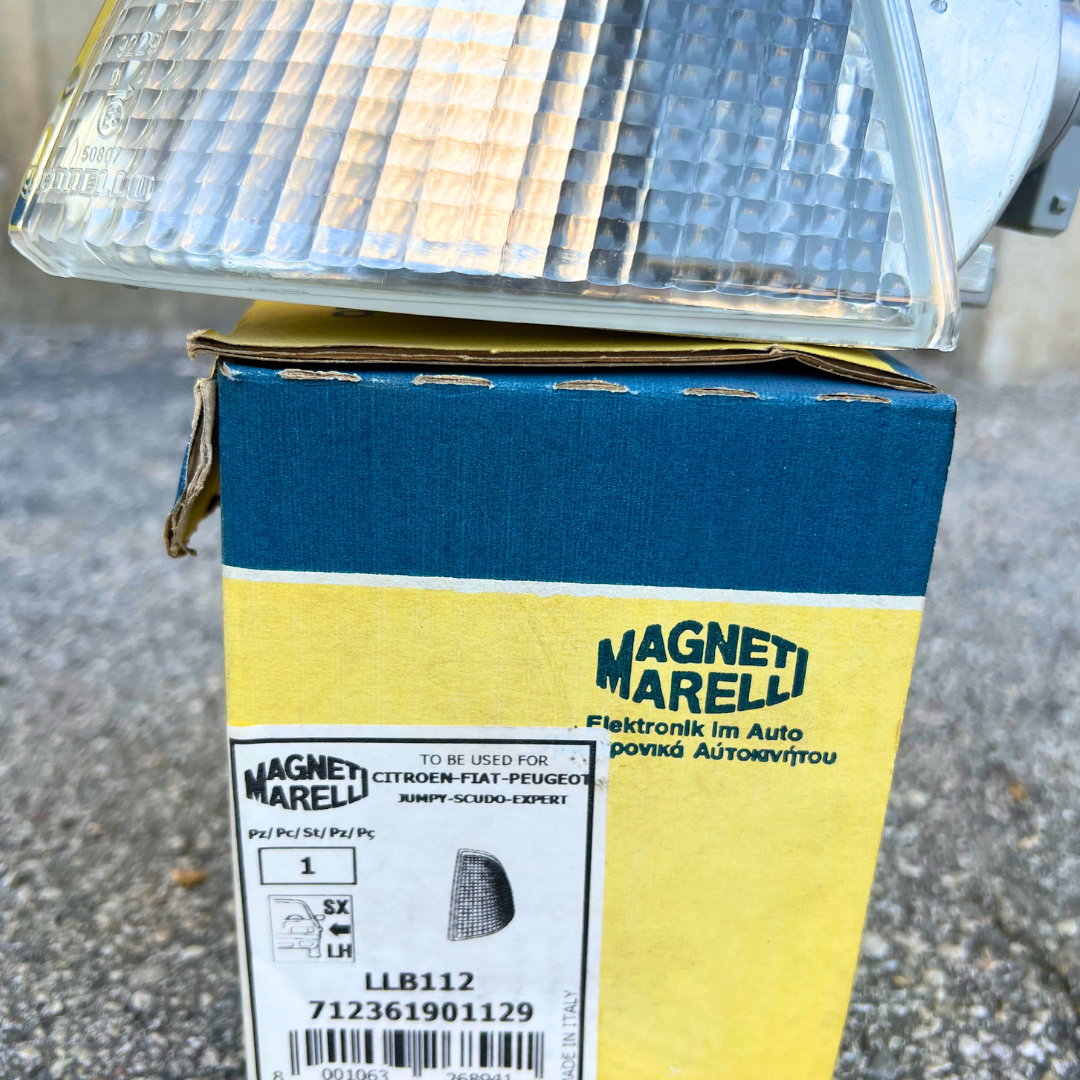 Sara Autoricambi Fanaleria indicatore di direzione anteriore sinistro Magneti Marelli 712361901129