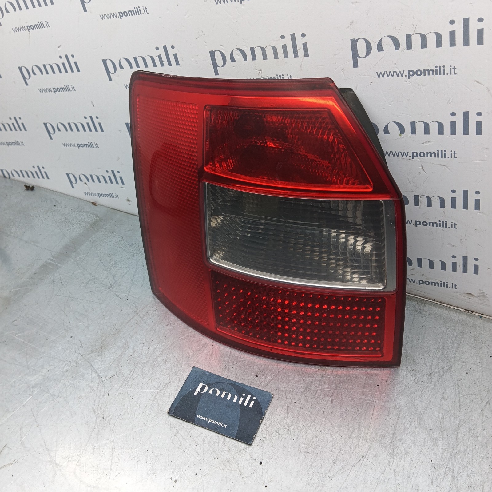 Pomili Fanaleria Audi A4 fanale posteriore sinistro AF2IP2RST-01 usato