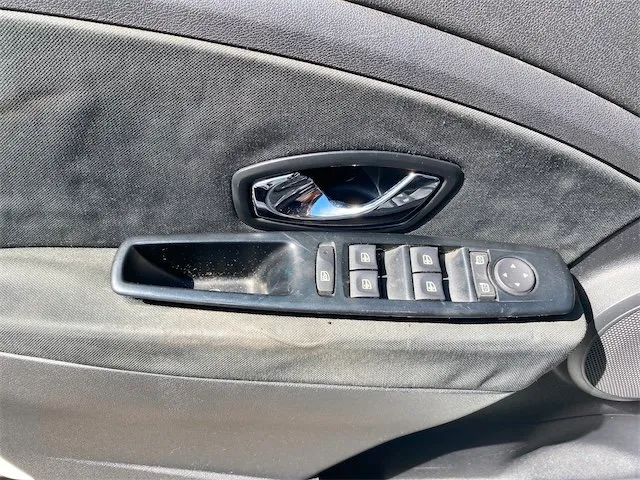 Pomili Rivestimenti interni e parti interne Renault Megane 3a Serie blocco comandi alzacristalli e retrovisori