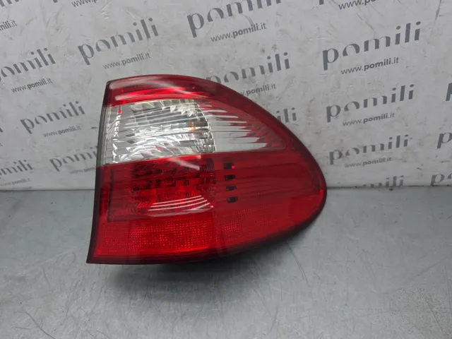 Pomili Fanaleria Mercedes-Benz Classe E S211 fanale posteriore destro usato
