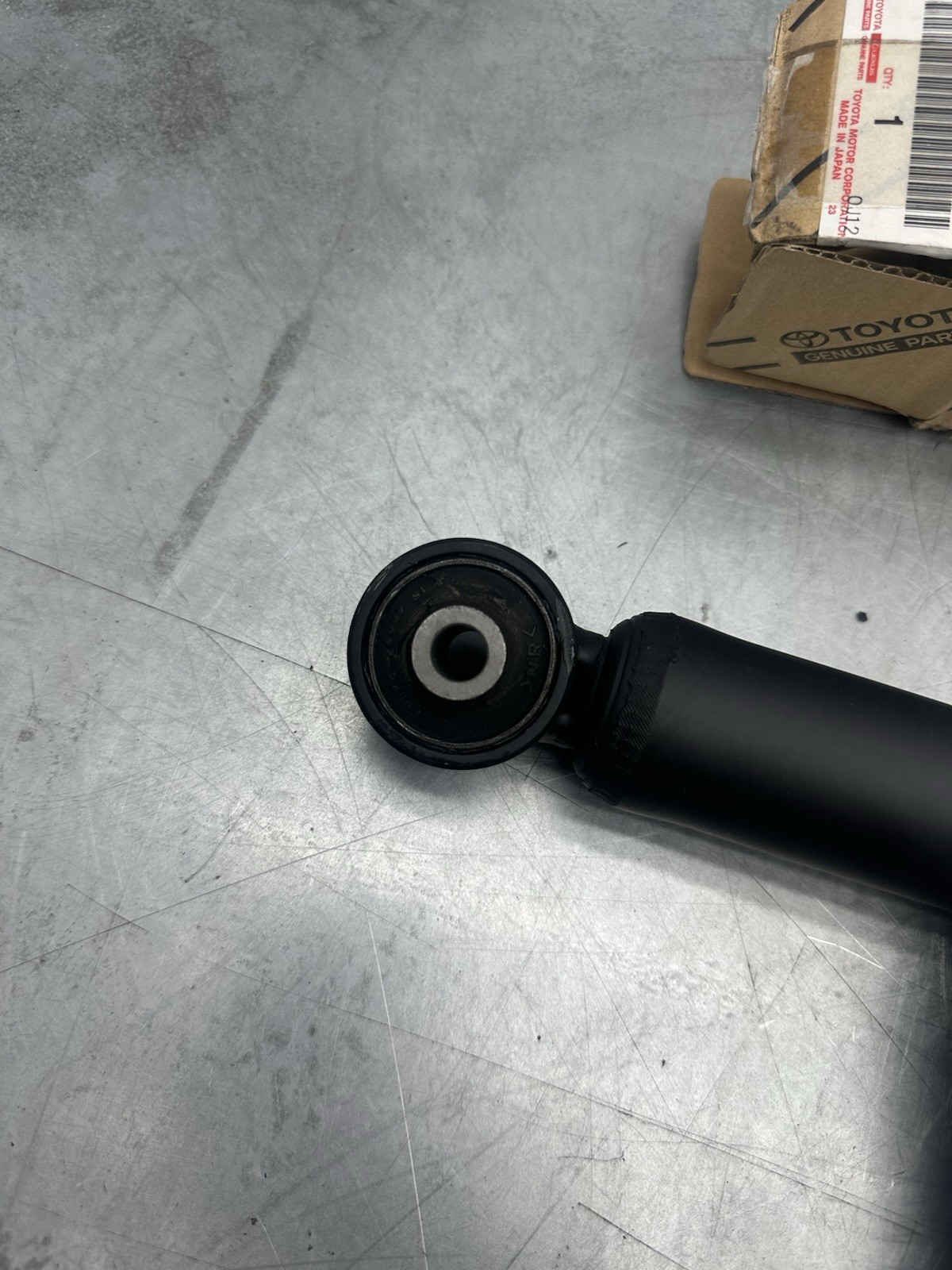 Pomili Sterzo e ammortizzatori Toyota ammortizzatore posteriore sinistro 48530-80708