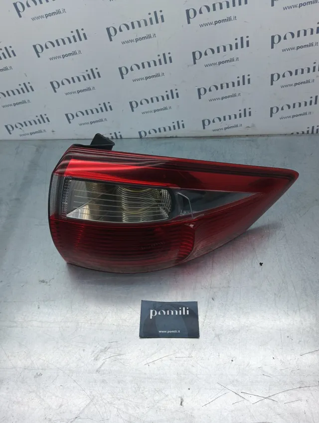 Pomili Fanaleria Ford C-Max (2010-15) 89502670 fanale posteriore destro usato