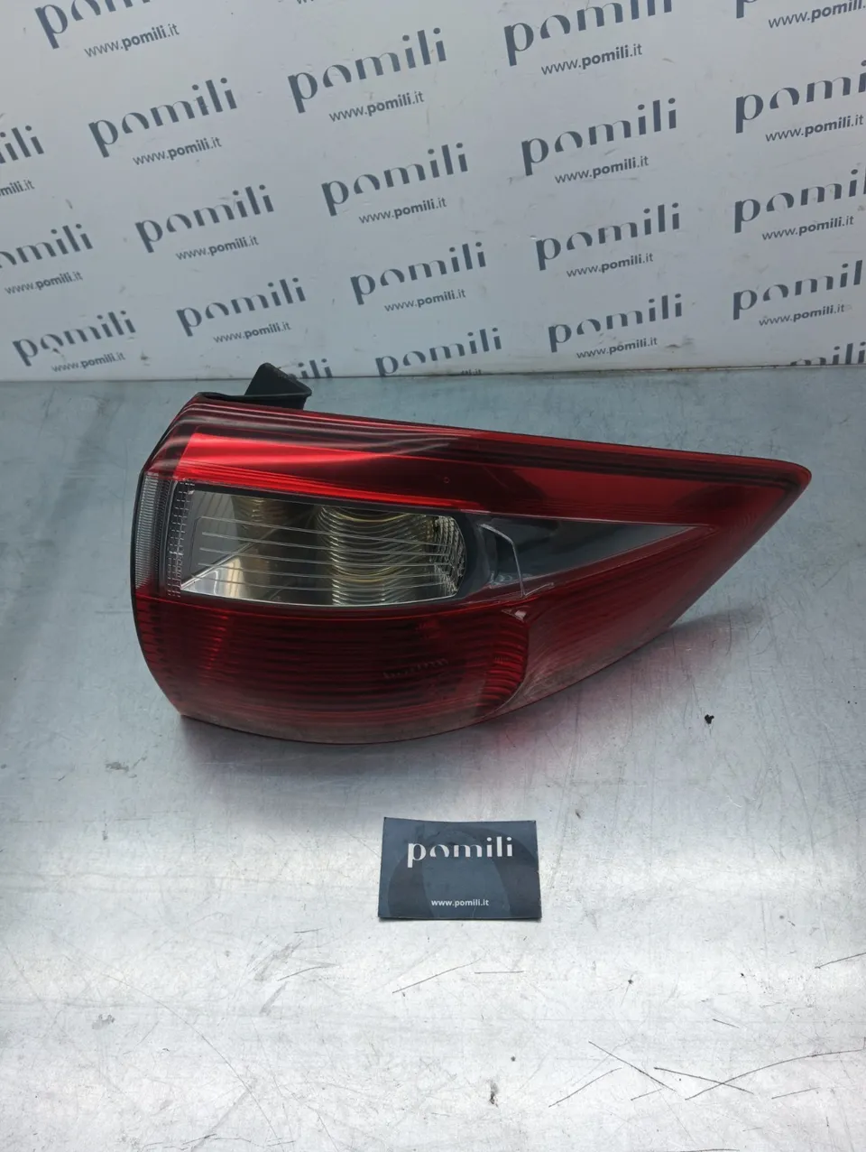 Pomili Fanaleria Ford C-Max (2010-15) 89502670 fanale posteriore destro usato