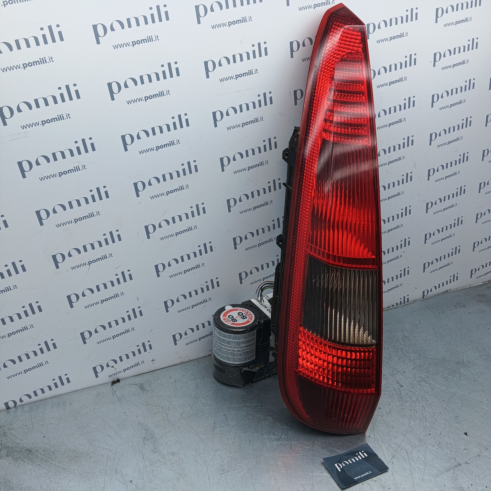 Pomili Fanaleria Ford Fiesta V fanale sinistro usato