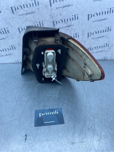 Pomili Fanaleria Mercedes-Benz Classe B T245 fanale posteriore sinistro esterno