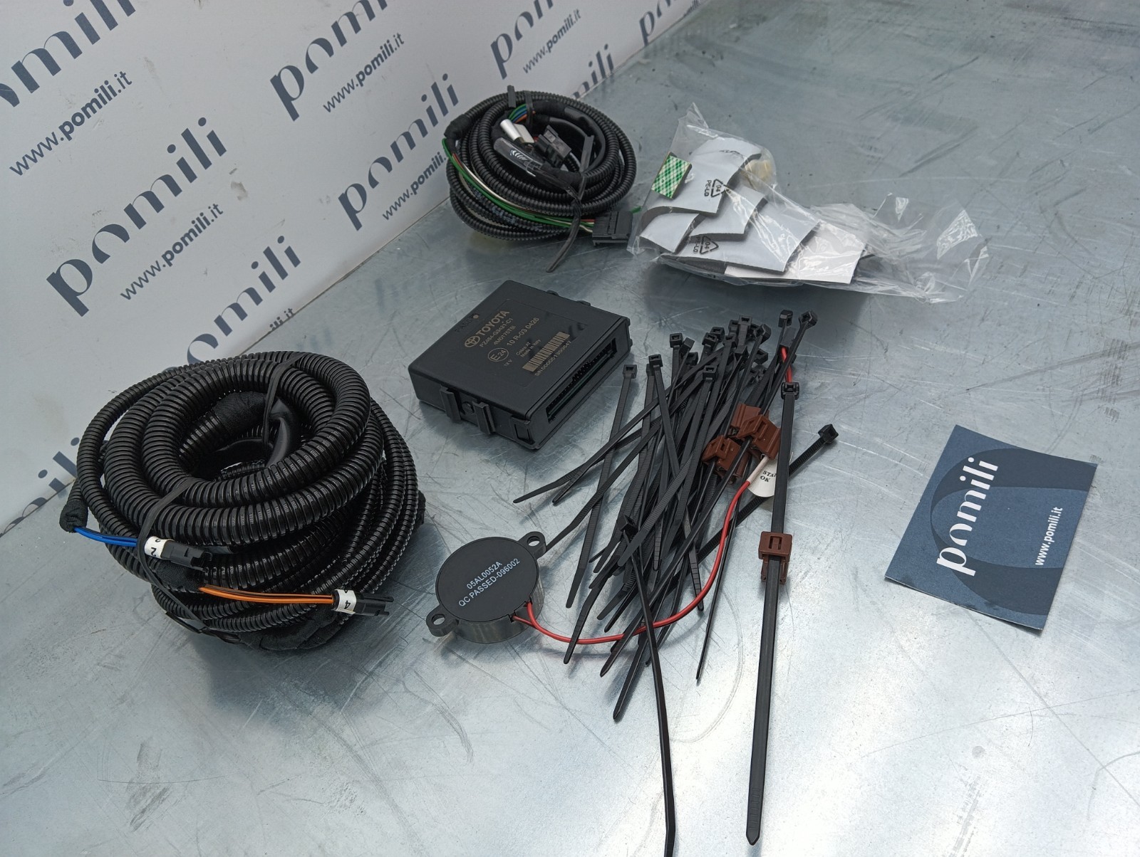 Pomili Elettronica/batteria ibride kit sensori parcheggio anteriore Toyota Prius PZ464-G3421-D0 usato
