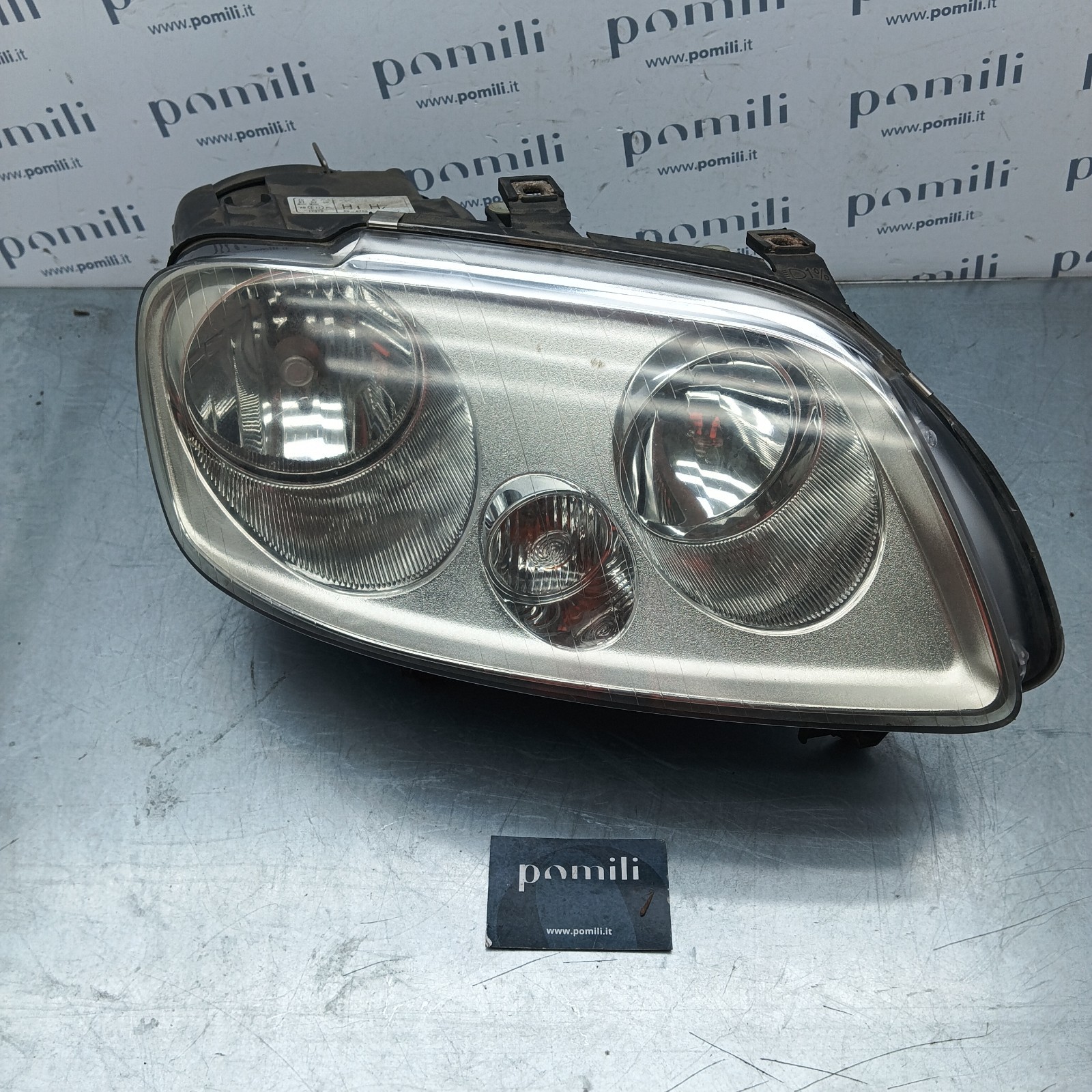 Pomili Fanaleria Volkswagen Touran I Faro anteriore destro TYC200387052 usato