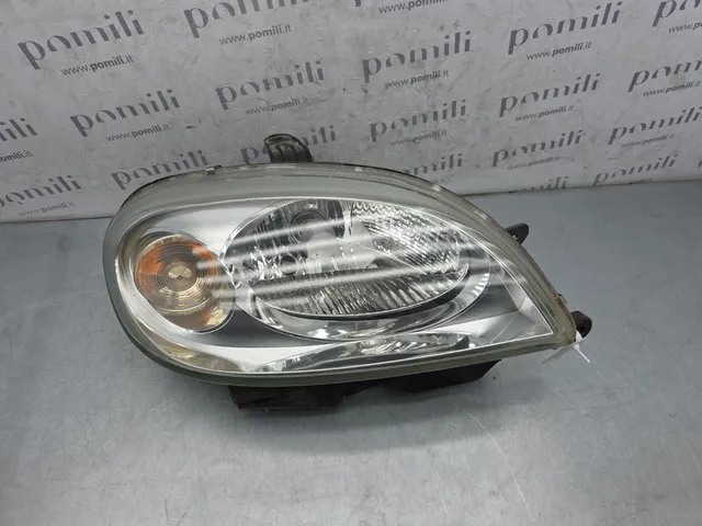 Pomili Fanaleria Citroen Saxo 89004404 faro anteriore destro usato