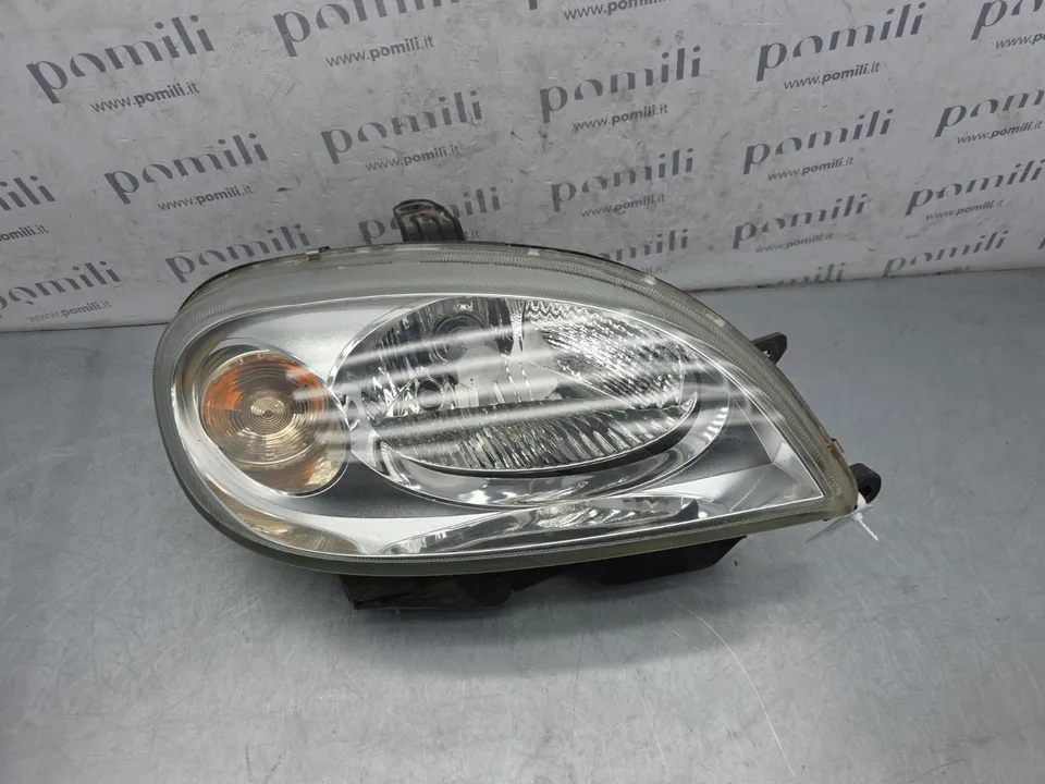 Pomili Fanaleria Citroen Saxo 89004404 faro anteriore destro usato