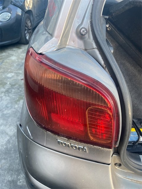 Pomili Fanaleria Toyota Yaris fanale posteriore sinistro 1999-2005