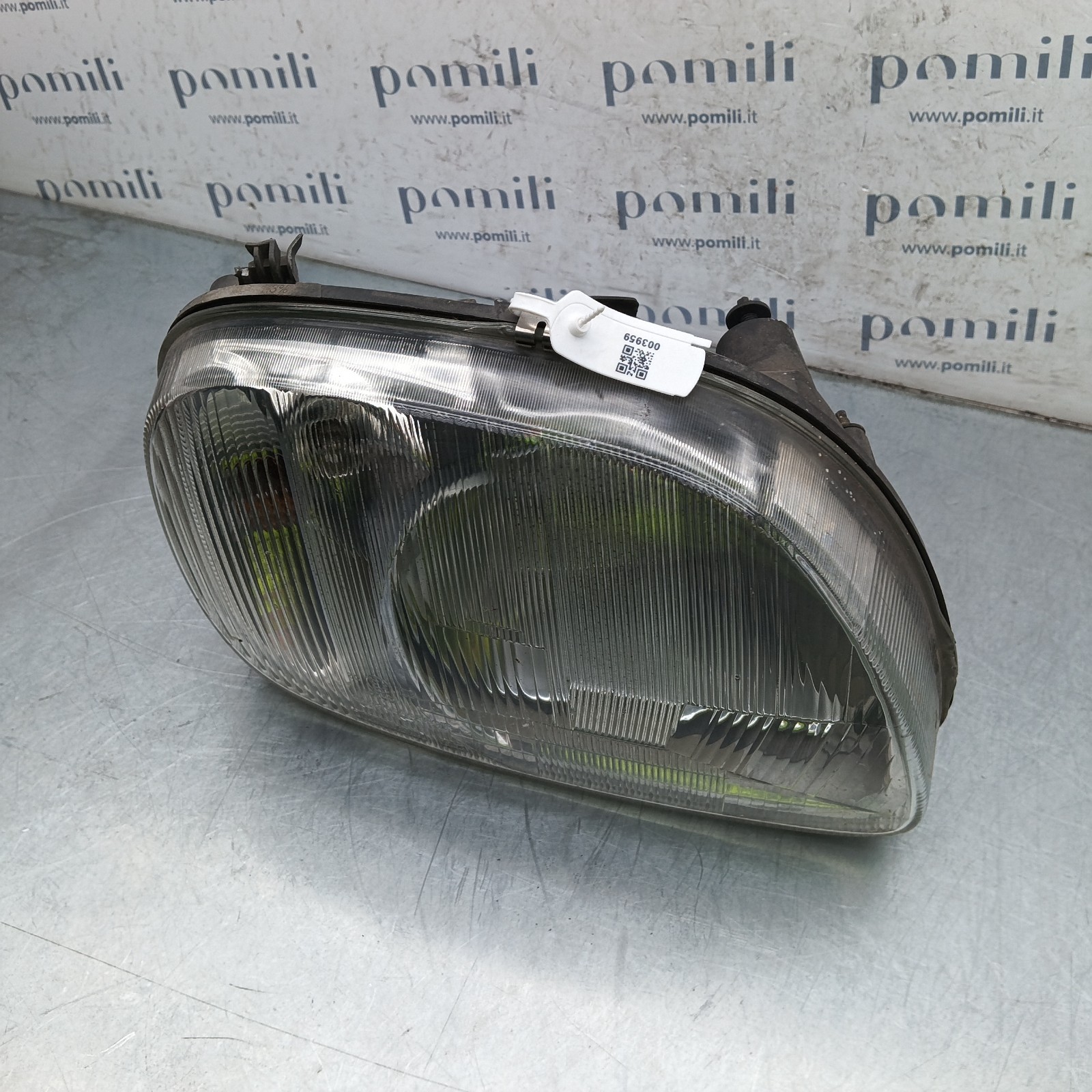 Pomili Fanaleria Nissan Micra K11 Faro anteriore destro usato