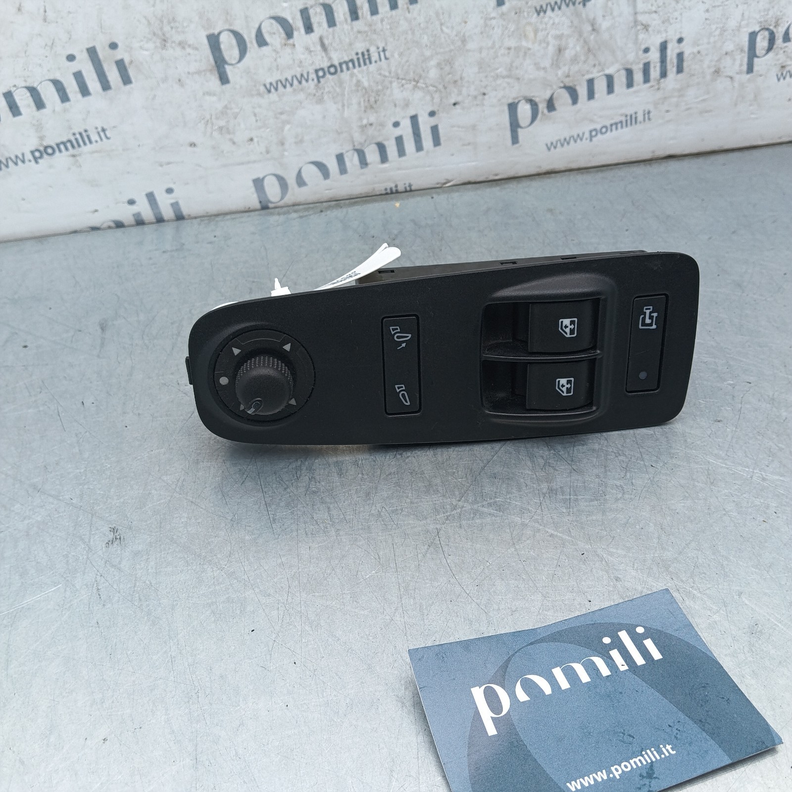 Pomili Rivestimenti interni Pulsantiera alzacristalli anteriore sinistra Fiat Ducato 07355329040 usata