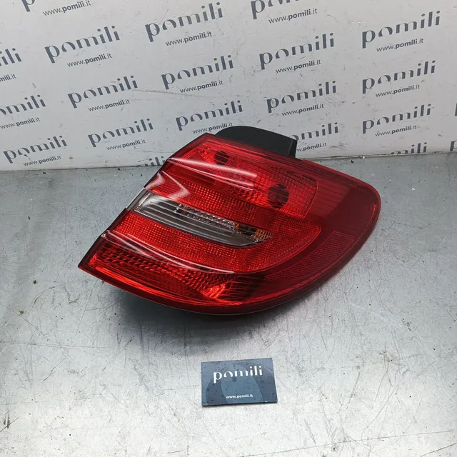 Pomili Fanaleria Mercedes-Benz Classe B fanale posteriore destro usato