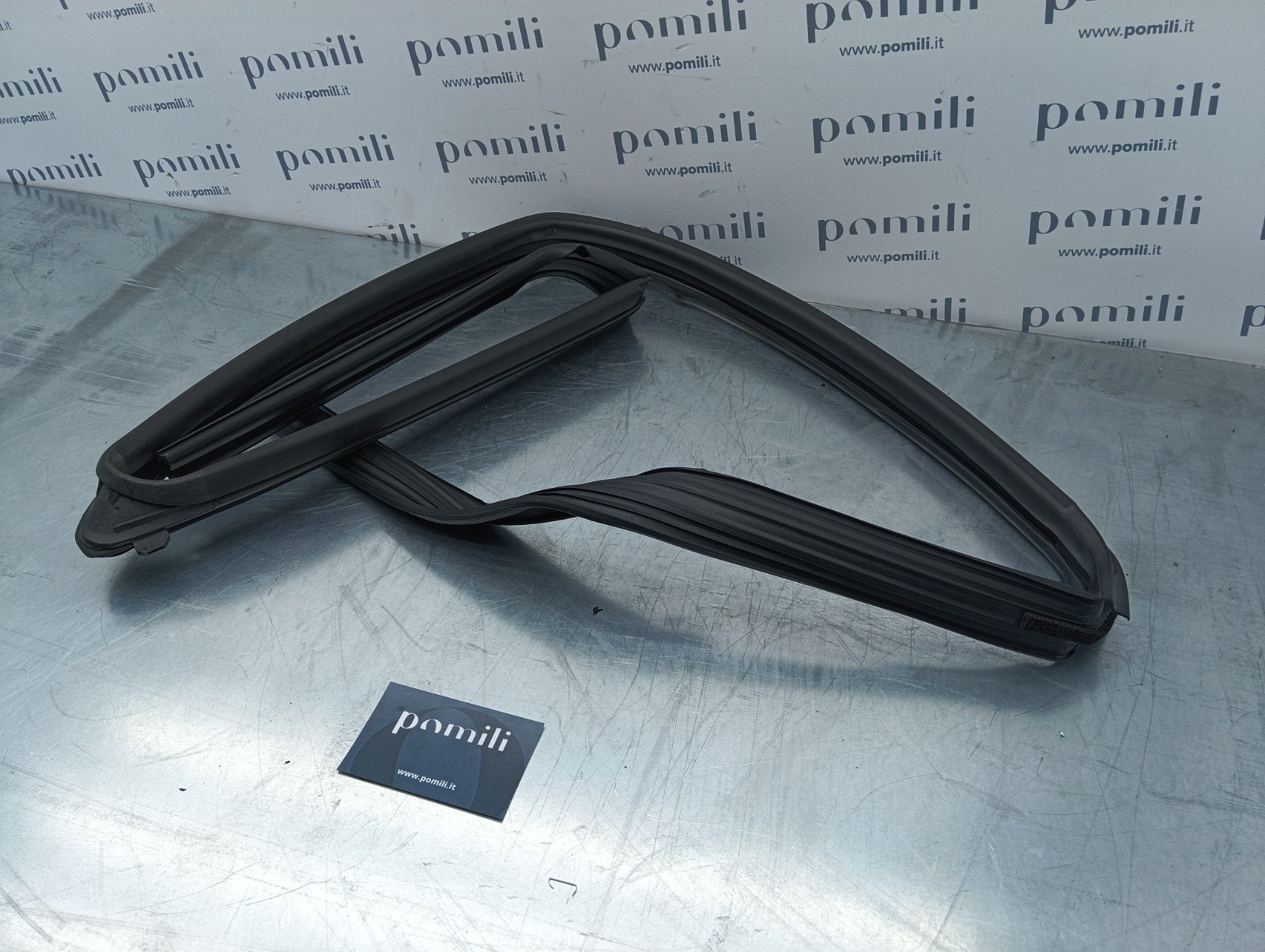 Pomili Cristalli Guarnizione vetro sportello Toyota Aygo (2014-18) 68151-0H040 nuova