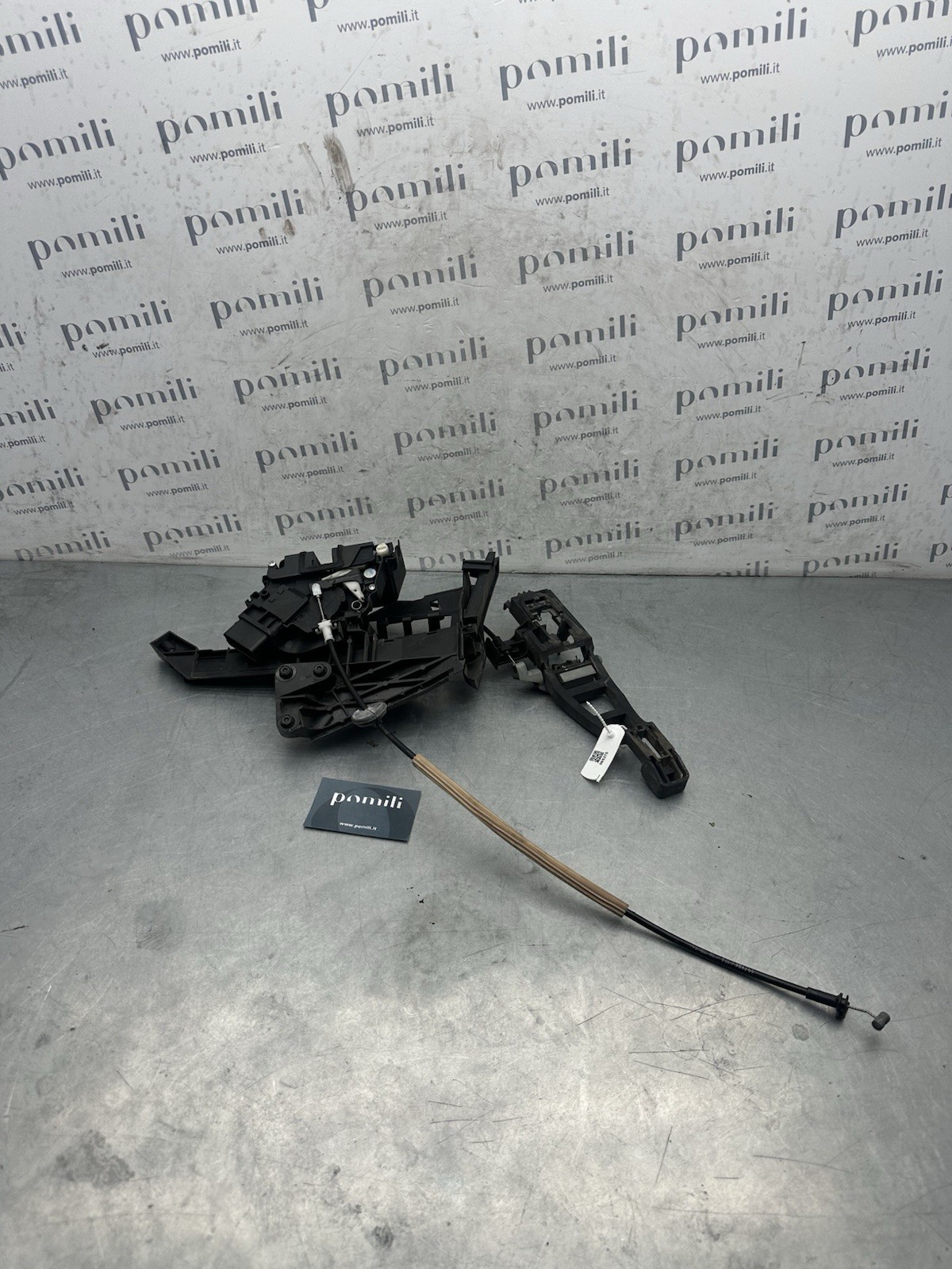 Pomili Lamierati esterni Ford Focus C-Max serratura posteriore sinistra 3M5A-R26413-BS usata