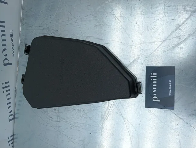 Pomili Motorini avviamento, alternatori, ECU e cavi 82662-42660 coperchio fusibili Toyota RAV4 2019-24 nuovo