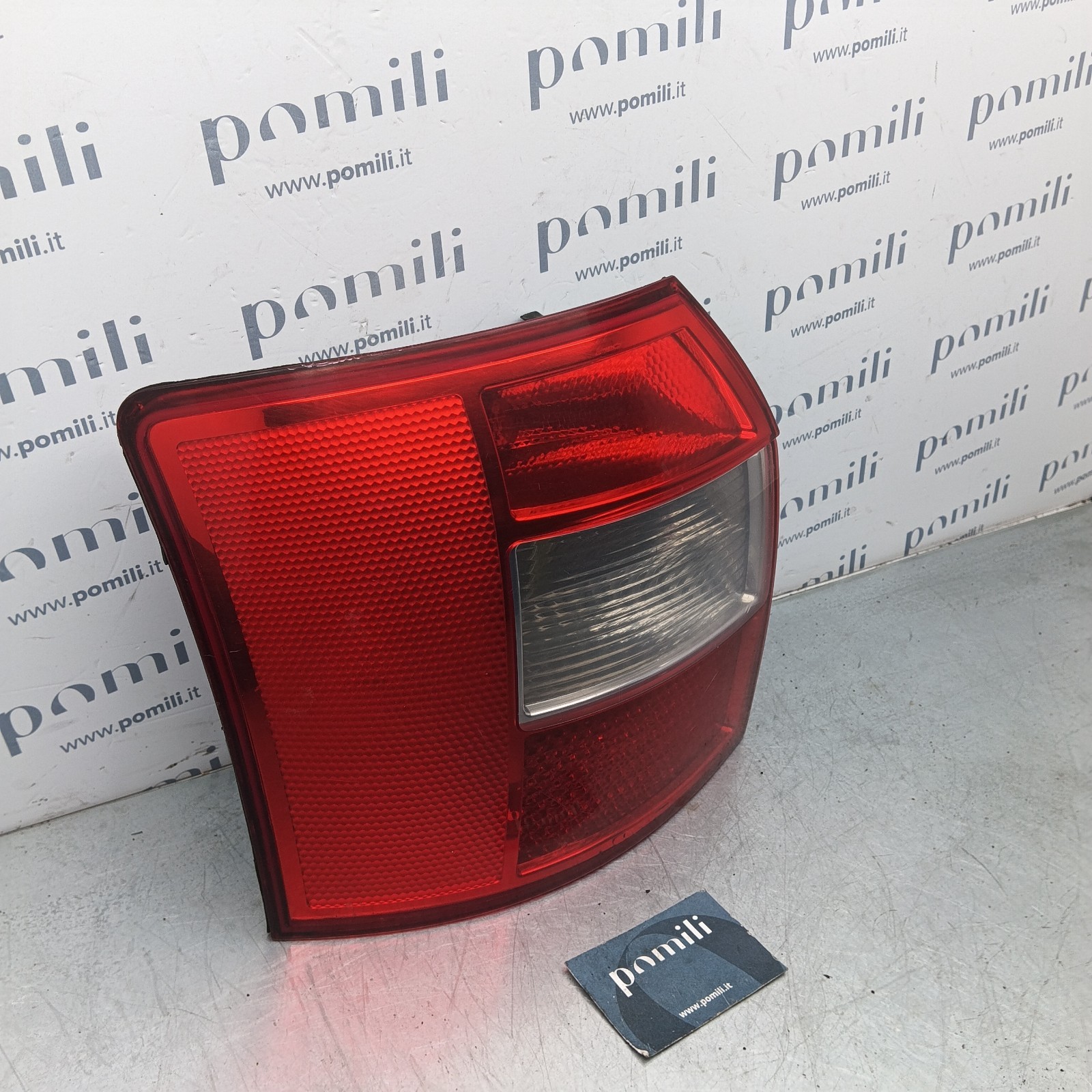 Pomili Fanaleria Audi A4 fanale posteriore sinistro AF2IP2RST-01 usato